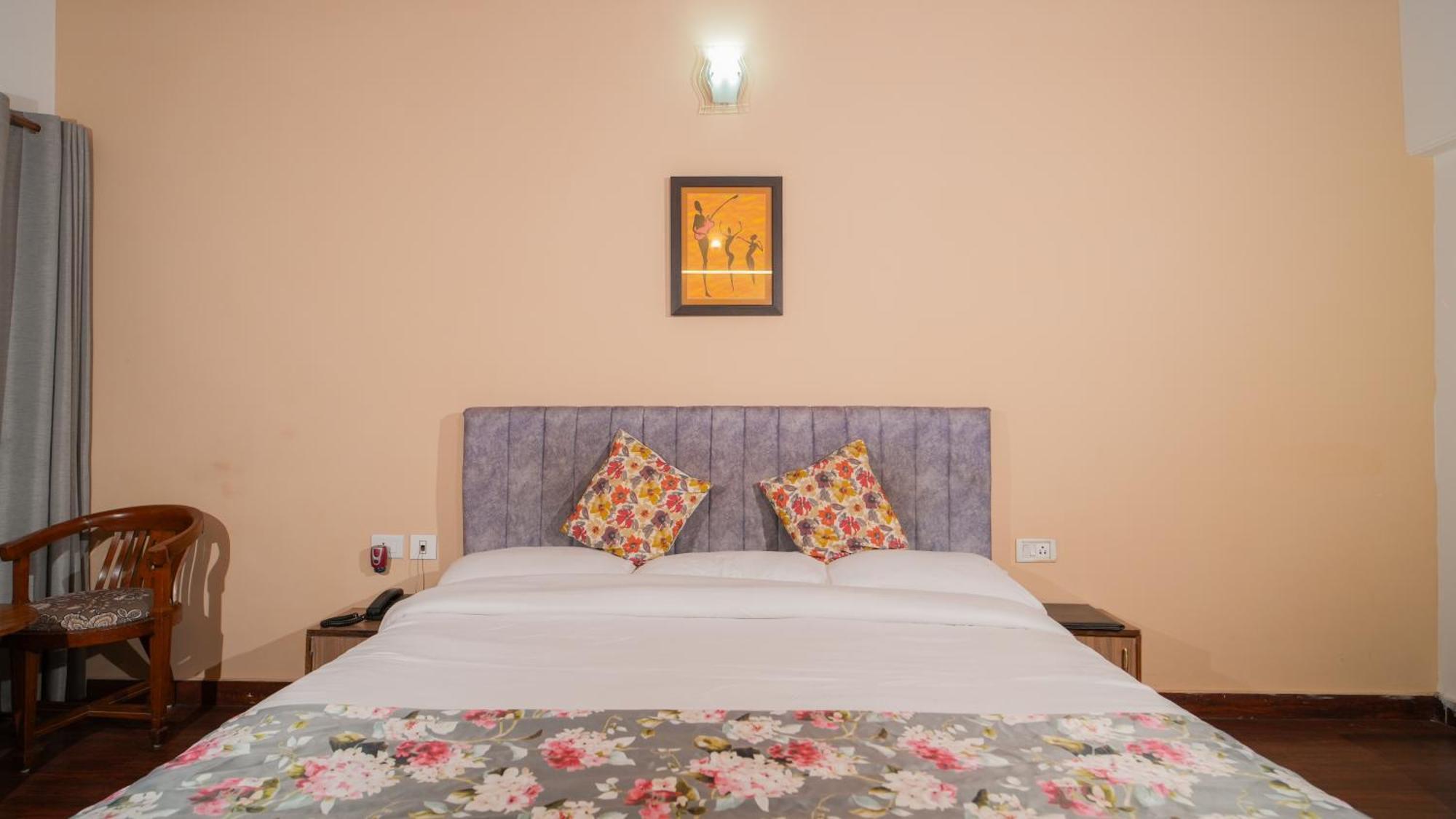 Neelesh Inn- A Luxury Lake View Hotel- 20 Kms From Nainital Bhīm Tāl Exterior foto