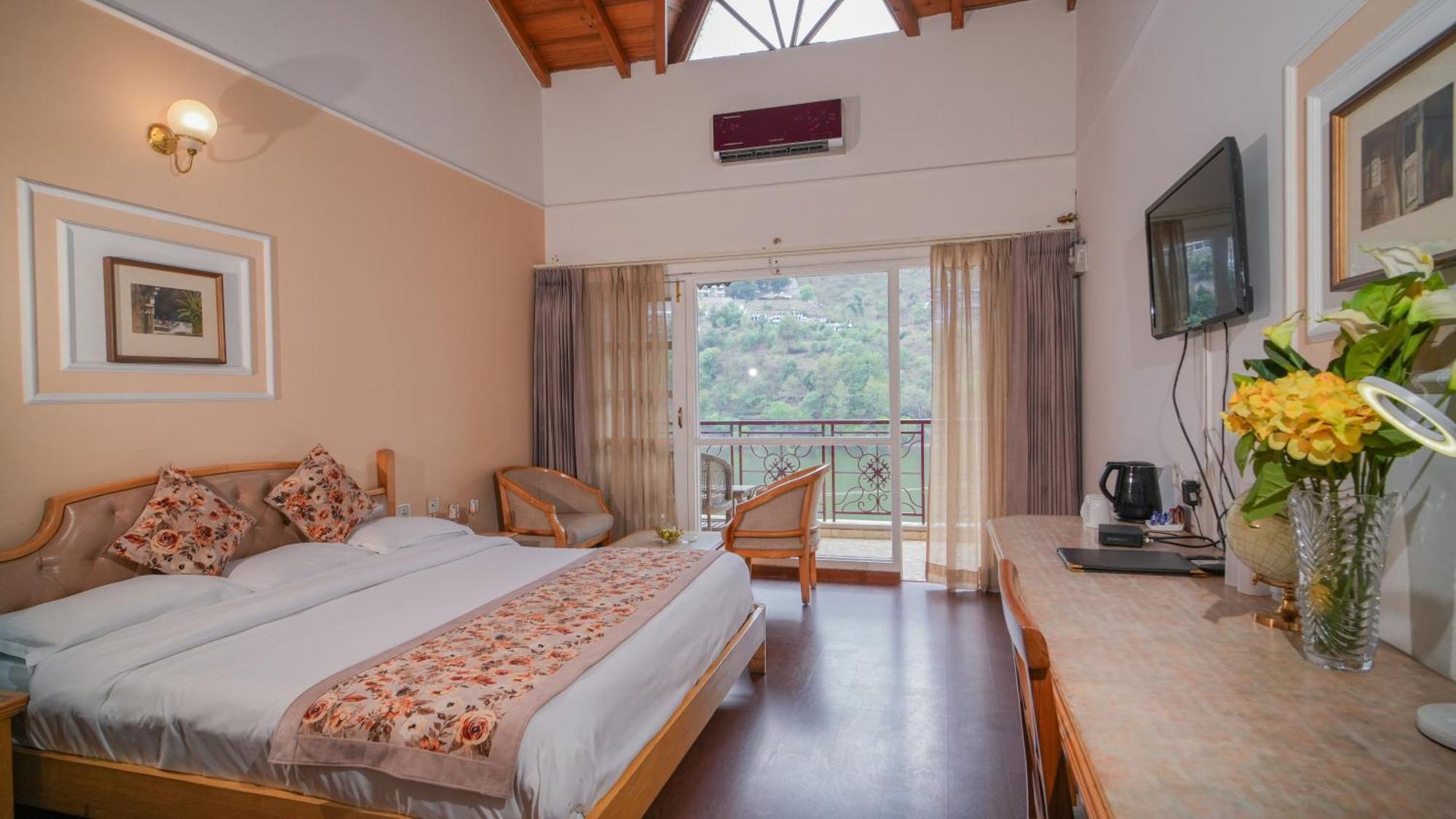 Neelesh Inn- A Luxury Lake View Hotel- 20 Kms From Nainital Bhīm Tāl Exterior foto